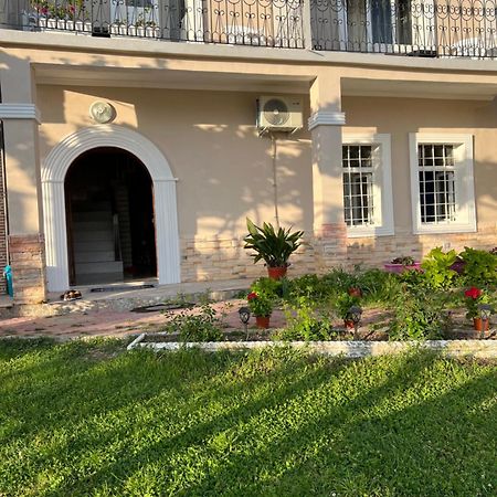 Garden Villa Guni Krujë Exterior foto